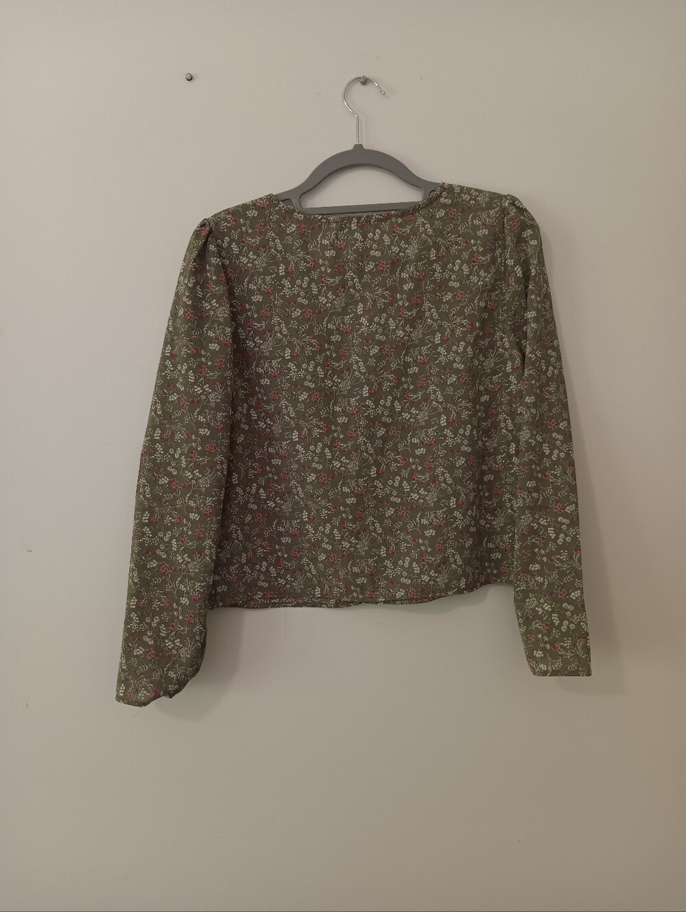 Lush Sage Green Floral Button Down Long Sleeve Blouse Medium Cottagecore Coastal - Picture 5 of 6